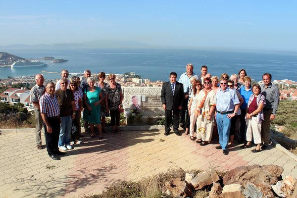 Die Gruppe aus Marl besuchte in Begleitung von Bürgermeister Werner Arndt den Heinrich-Ahlert-Park, benannt nach dem verstorbenen ehrenamtlichen Bürgermeister der Stadt Marl. Der Park bietet eine  grandiose Aussicht über die Bucht von Kuşadası und is