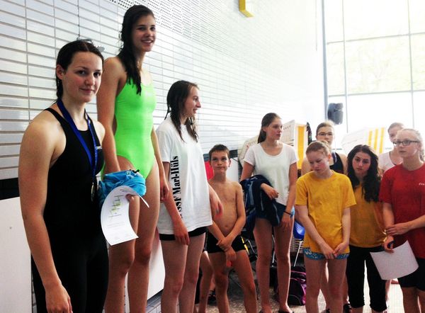 Marler schwimmen um die Wette