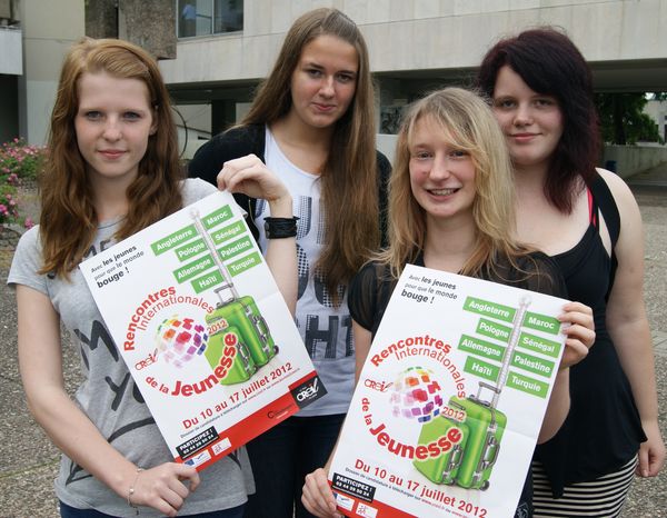 Die vier Schülerinnen der Willy-Brandt-Gesamtschule vertreten die Stadt Marl beim Internationalen Jugendtreffen in Creil.