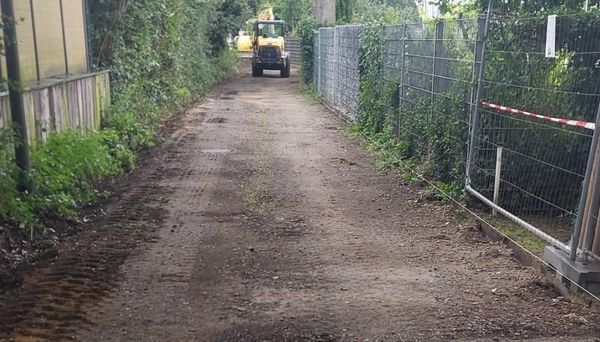 Die Überflutungsarbeiten in der Erlbrüggerstraß;e hin zur Riegestraß;e in in vollem Gange. Foto: Stadt Marl / ZBH