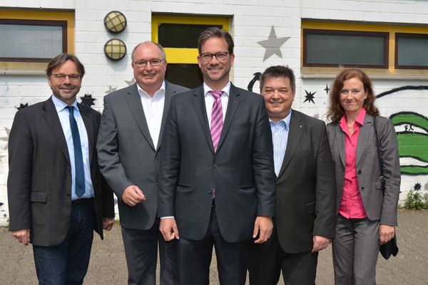 Gruppenbild: Staatssekretär lobt Städtebauförderung in Marl