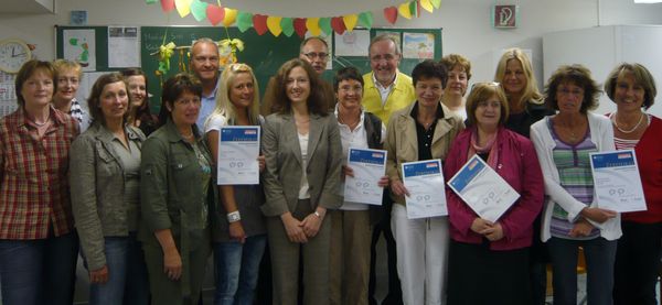 Gruppenbild Schulen und Vertreter