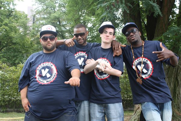 Die Gruppe „Pyromic“ stand mit französischem Hip-Hop auf der großen Bühne beim Stadtfest.