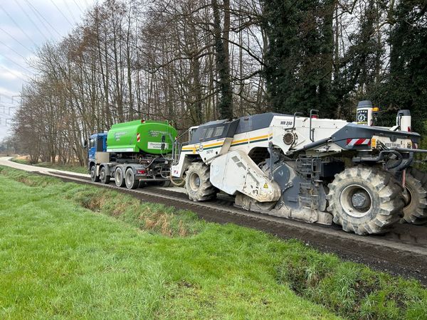 Der ZBH der Stadt Marl ZBH saniert gerade die Wirtschaftswege an der Lippe. Die Arbeiten dauern voraussichtlich bis Ende März. Foto: Stadt Marl / ZBH