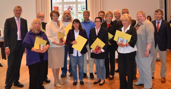 Gruppenfoto mit Dienstjubilaren aus dem Kries Recklinghausen