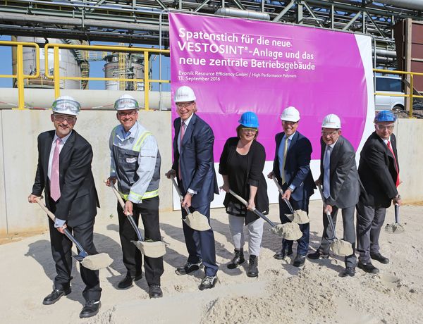 Evonik setzt Spatenstich für neue Polyamid 12-Pulver Anlage in Marl