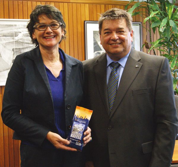 Dr. Frauke Gerlach und Bürgermeister Werner Arndt.