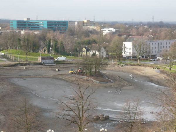 Blick auf die Bauarbeiten am Rathaussee