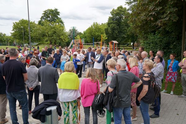 Groß;es Interesse an der Eröffnung des Freizeitparks zeigten auch die Marler Bürgerinnen und Bürger.