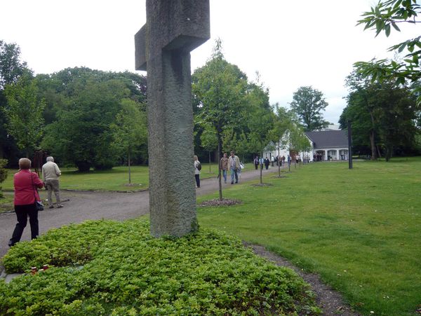 Die Kastanienallee auf dem Alten Friedhof Brassert konnte jetzt neu hergerichtet und am Wochenende offiziell eingeweiht werden