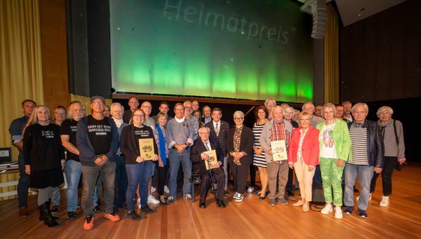 So sah es bei der Siegerehrung zum Heimatpreis 2023 durch Bürgermeister Werner Arndt aus. Archivfoto: Stadt Marl / Pressestelle