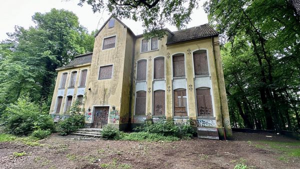 Die Politik diskutierte am Donnerstag auch über die neuen Möglichkeiten für die alte Waldschule in Marl-Hüls. Foto: Stadt Marl / Pressestelle